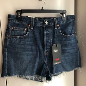 Levi’s never worn ribcage denim shorts size 31